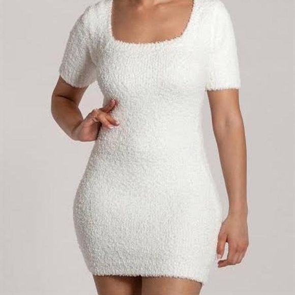 Meshki Dresses & Skirts - Meshki Fuzzy Teddi White Short  Sleeve Bodycon Mini Dress Size Small Women's